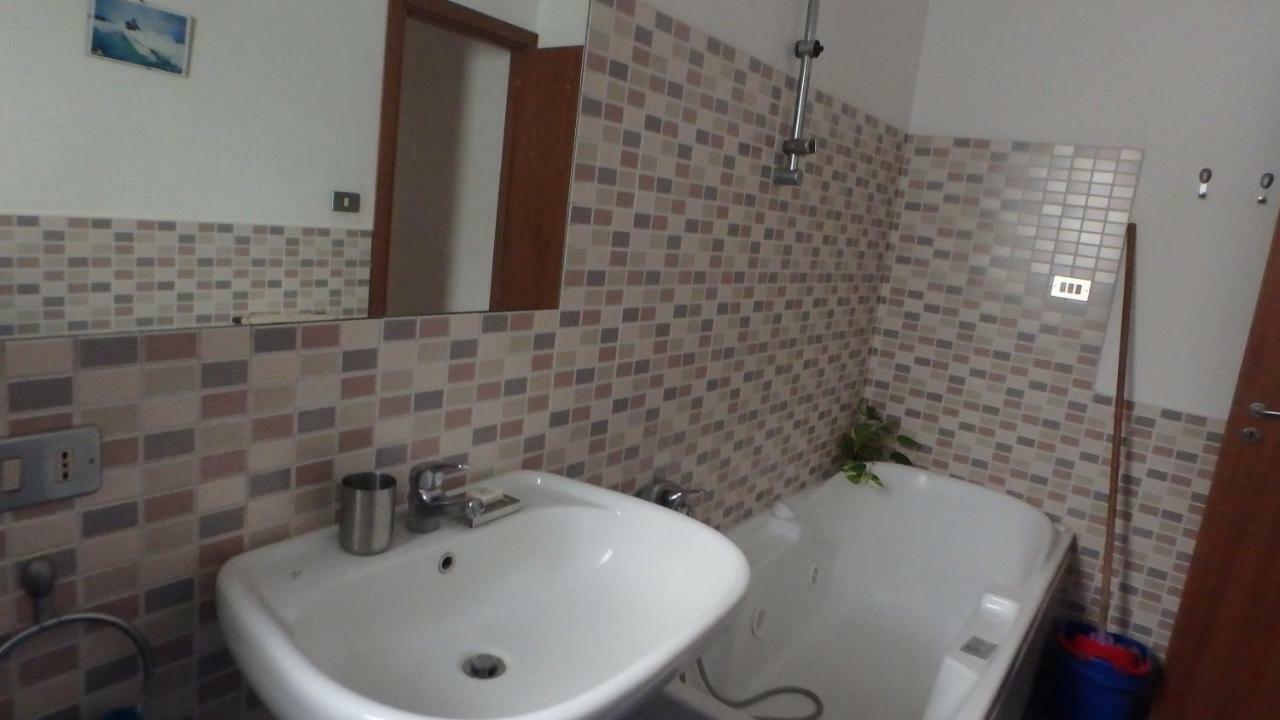 ホテル Camera Silenziosa Con Bagno Privato In Centro Citta パレルモ エクステリア 写真